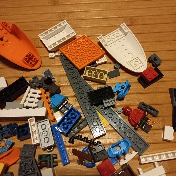 NWOT Random Lot Of Legos - Picture 3 of 5